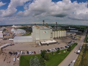 Feed Mills like this one in Lethbridge Alberta are the source of particulate matter releases, which have almost doubled in the Animal Food Manufacturing industry since 2014. (Credit: Hi Pro Feeds)