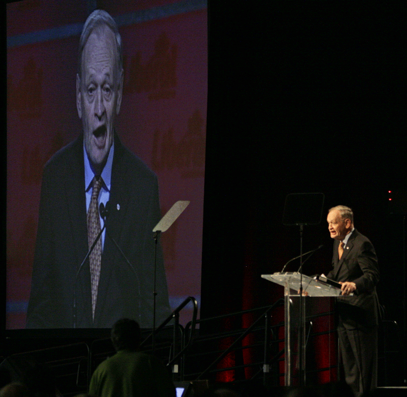 Chrétien wows the crowd